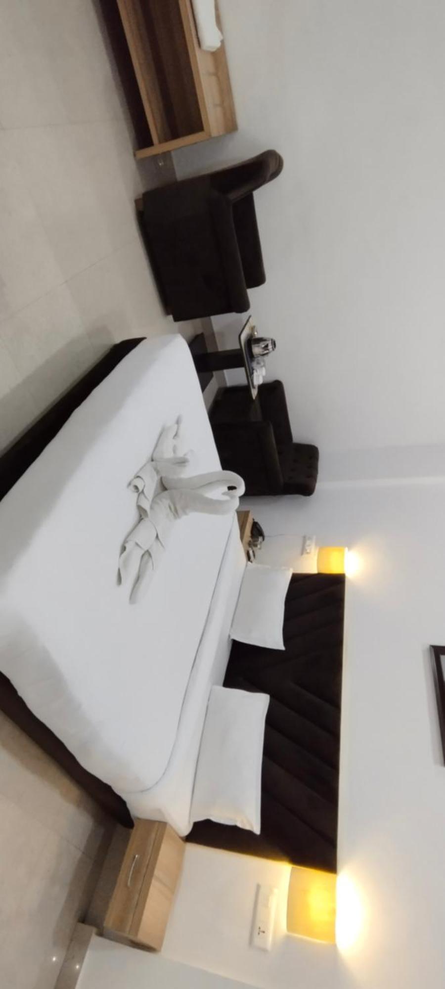 Hotel Lakeview By Bookingcare Chhatarpur Eksteriør billede