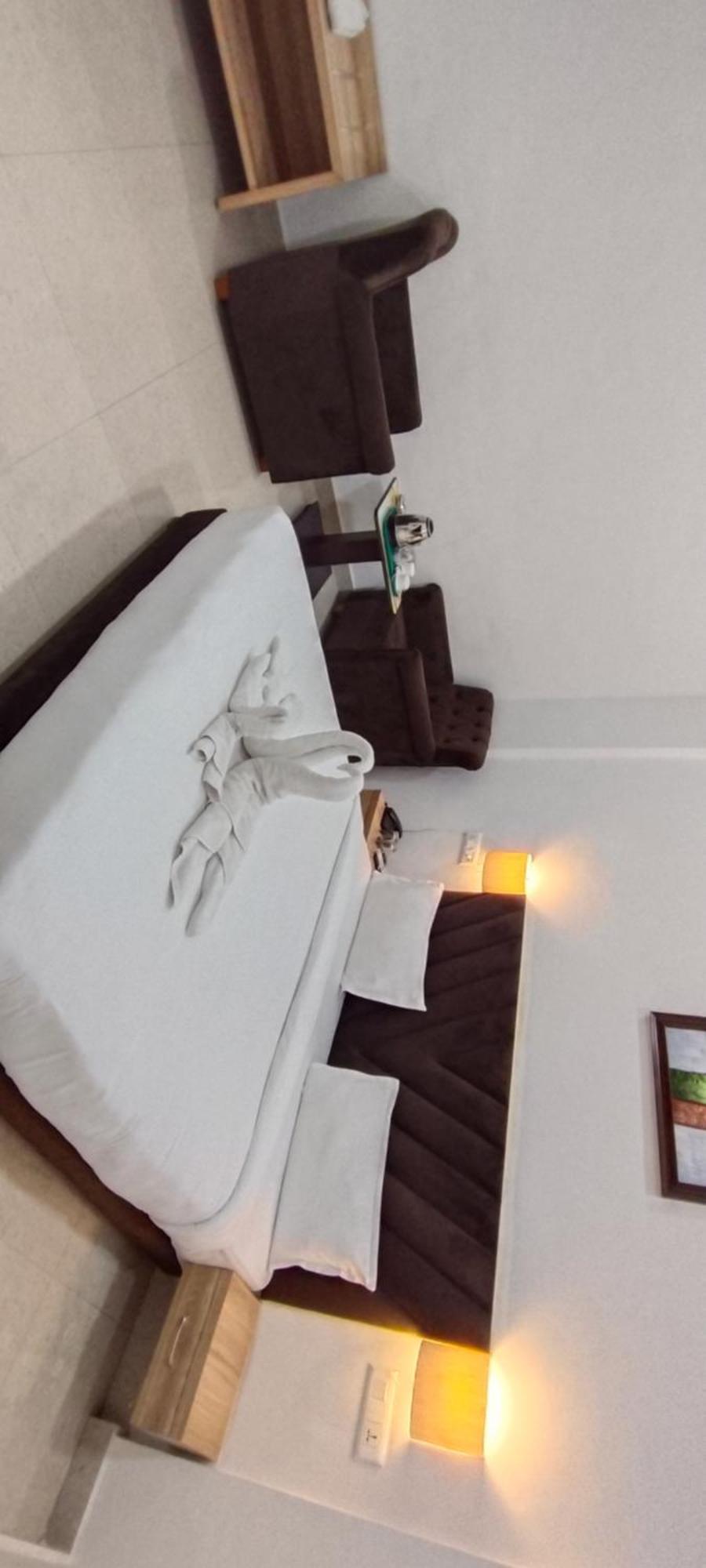 Hotel Lakeview By Bookingcare Chhatarpur Eksteriør billede